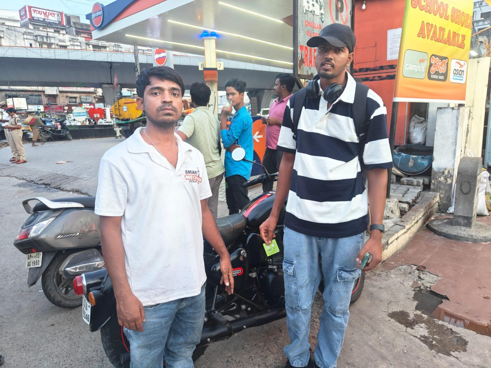 Smart Mechanik collecting a scooter for a general service